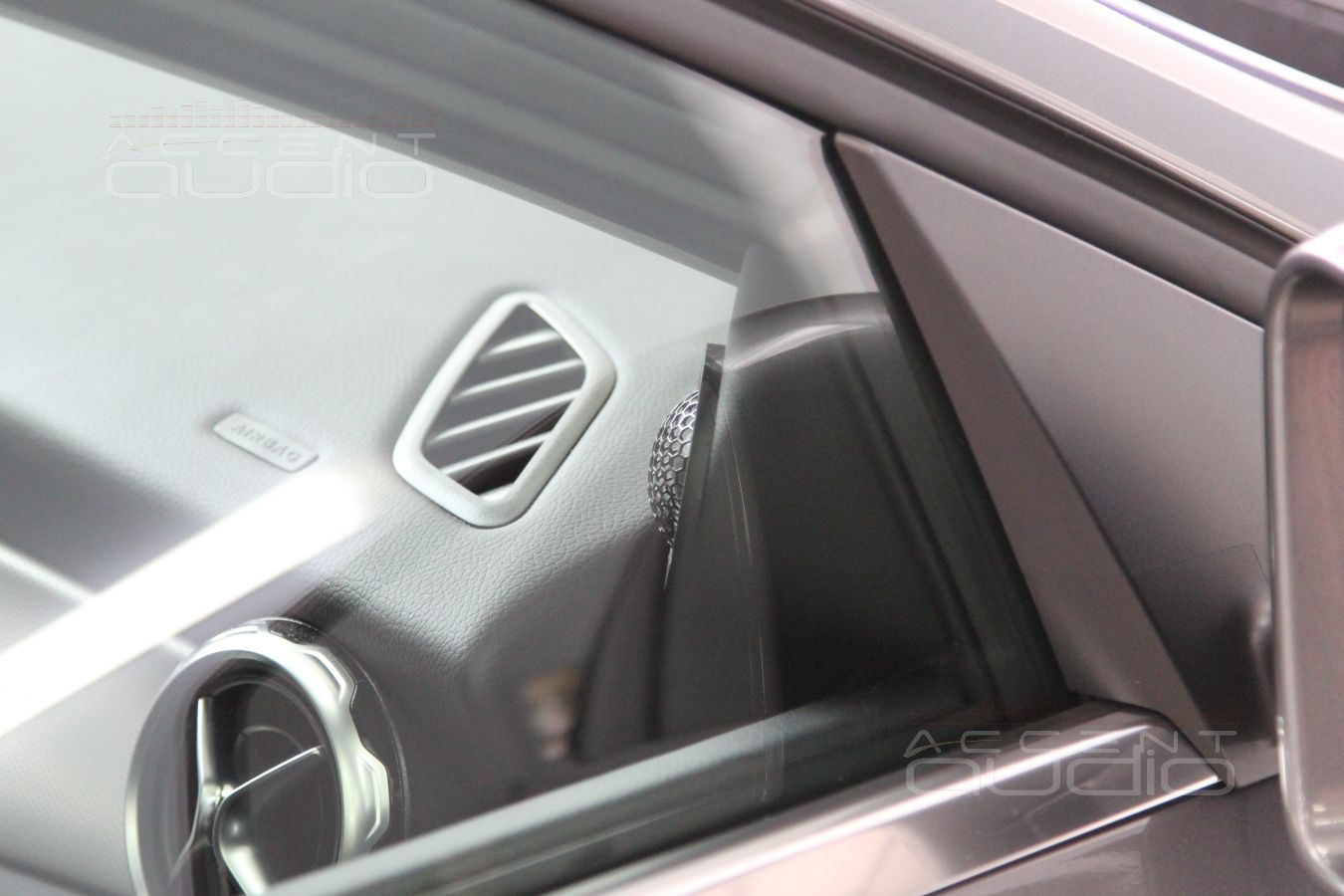 Подиумы под твитеры ScanSpeak D3004/602000