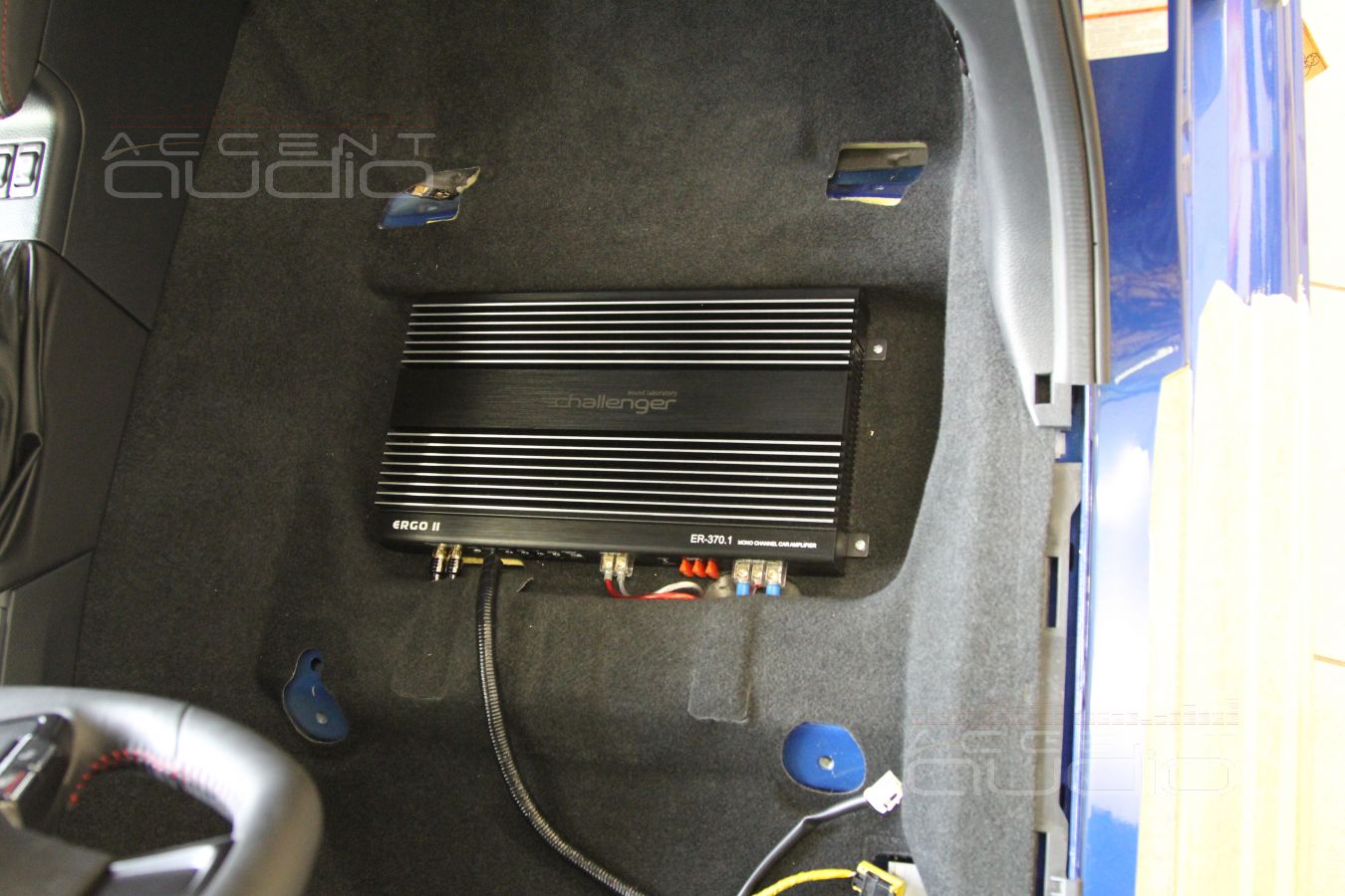 Сердце трехполосной системы – Helix PSix и его сабвуферный помощник Challenger