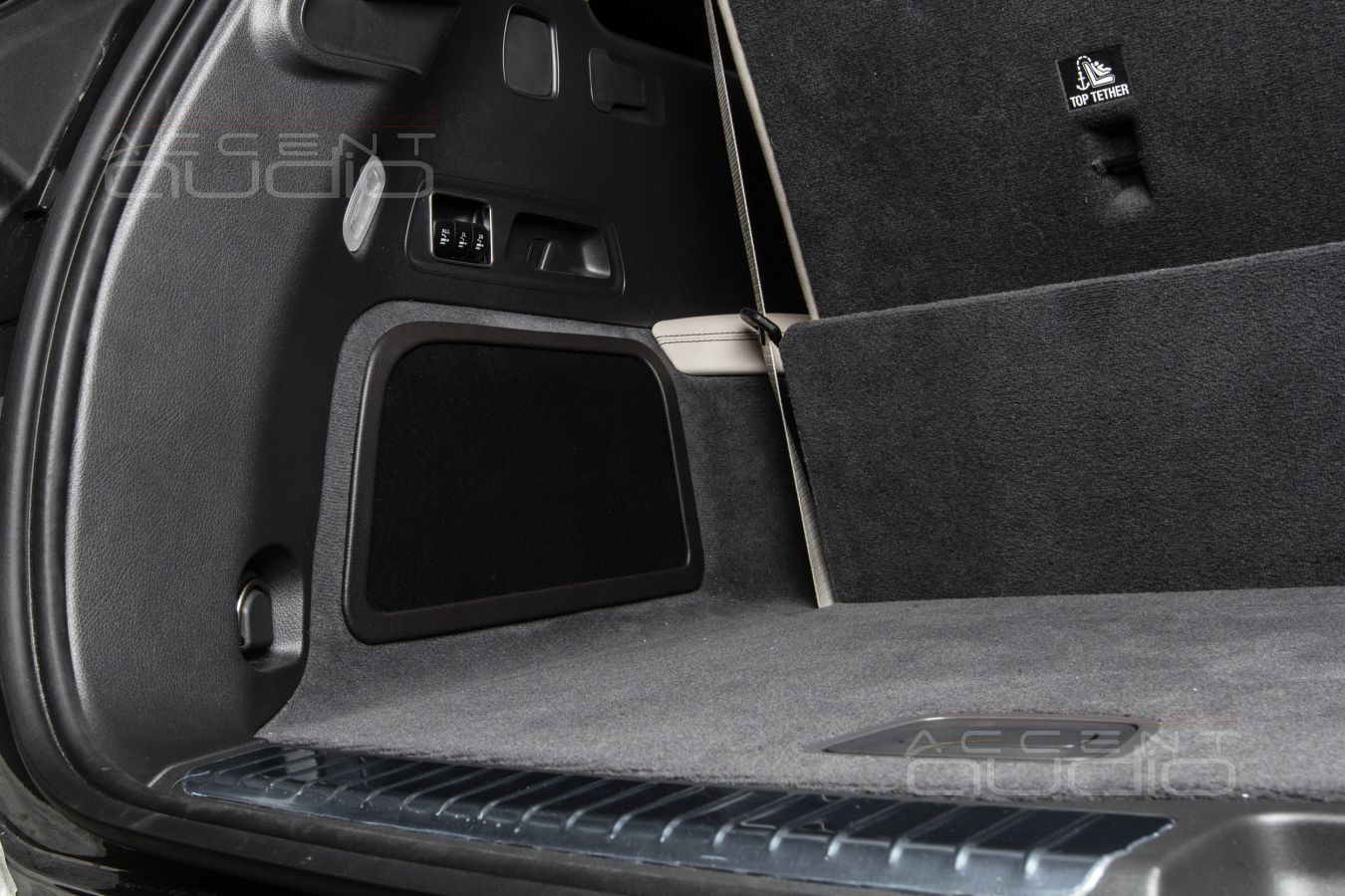 Немецкий сабвуфер Dego в штатном исполнении для Mercedes-Benz GLS 2020