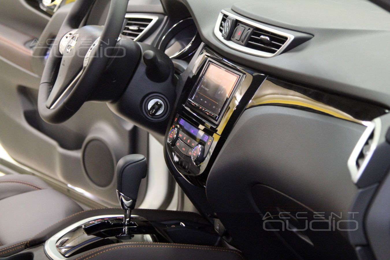 Замена штатной магнитолы в Qashqai на Pioneer AVH-Z5100BT 