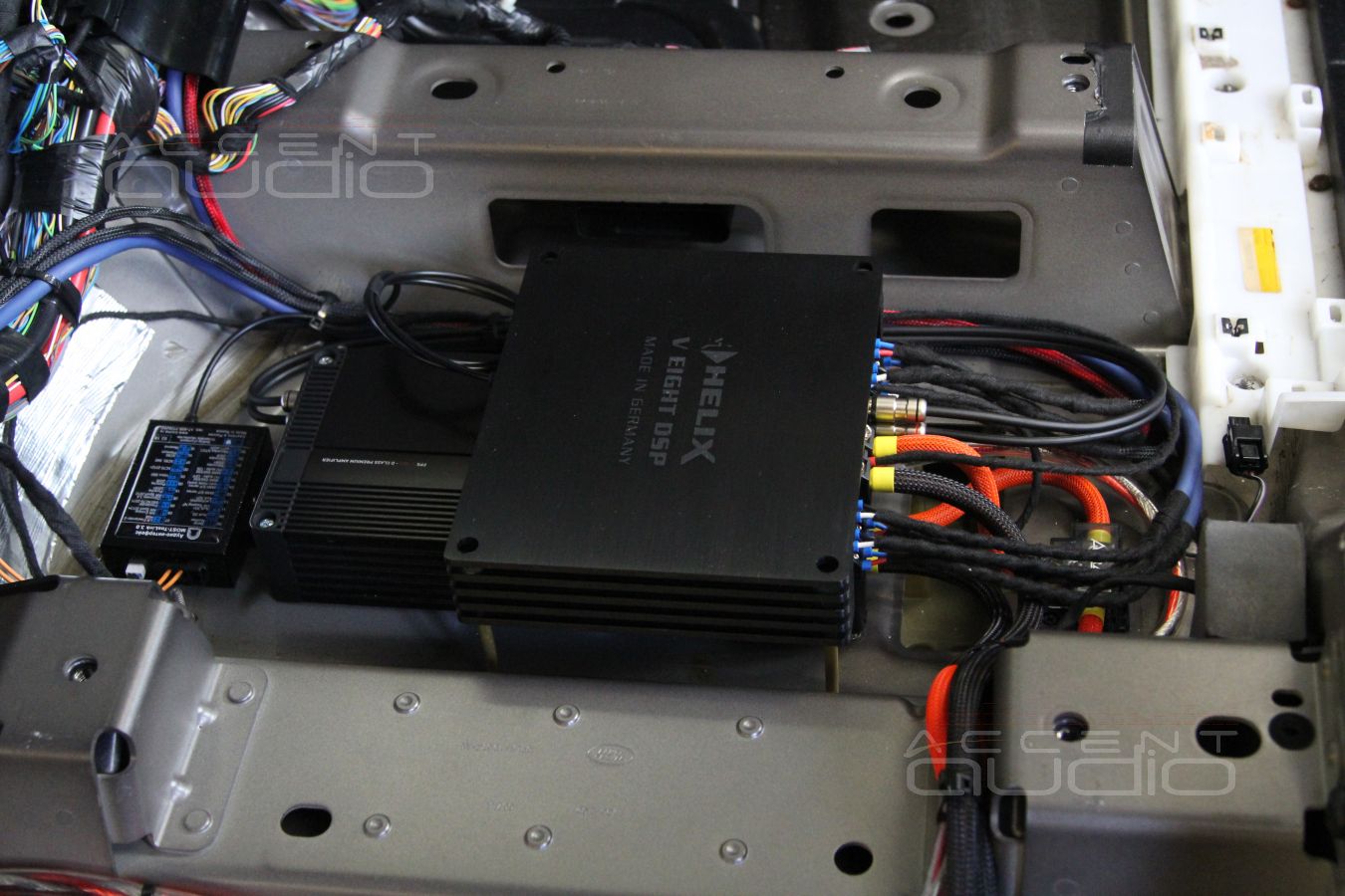 Выбор и установка усилителей в RangeRover Sport