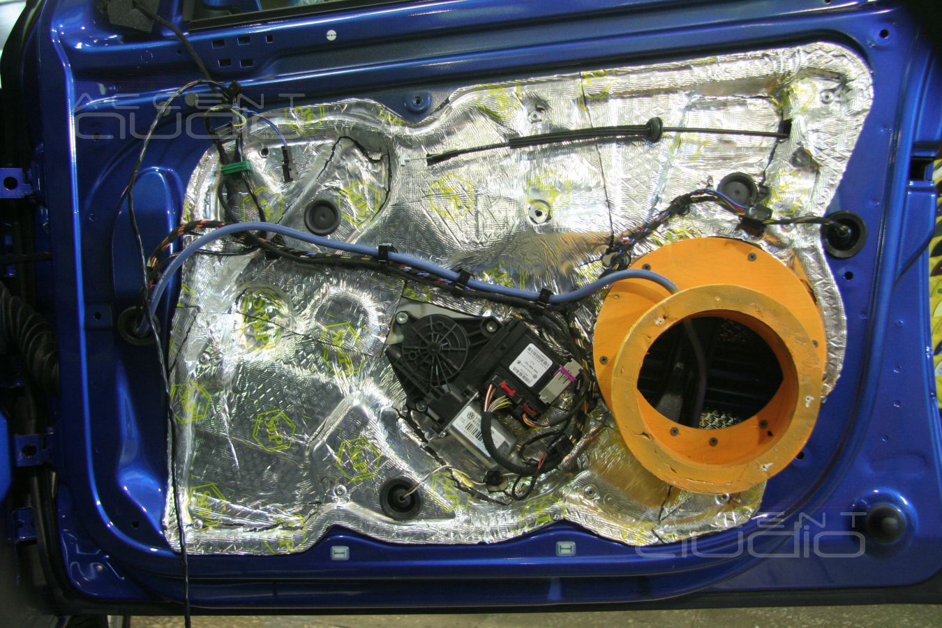 Установка мидбасов Eton A1 в SKODA Octavia RS