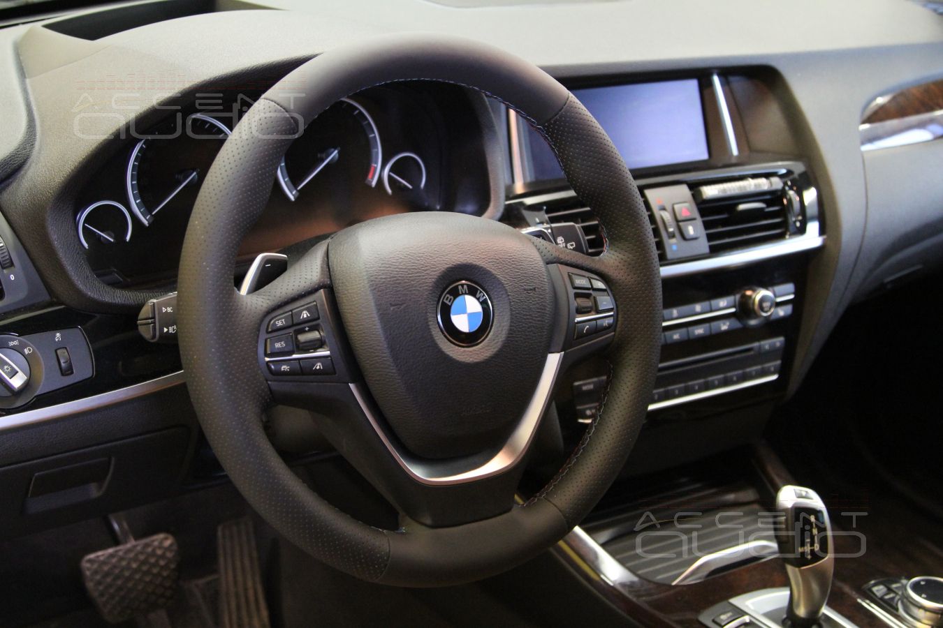 Перетяжка руля автомобиля. Как это выглядит.