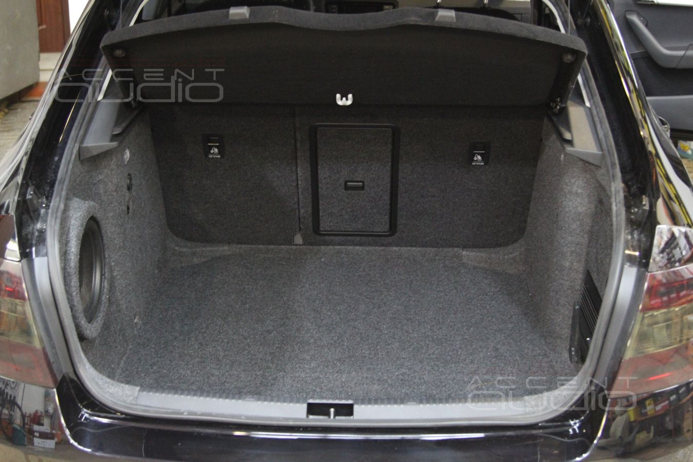 Установка усилителей и процессора в Skoda Octavia 3