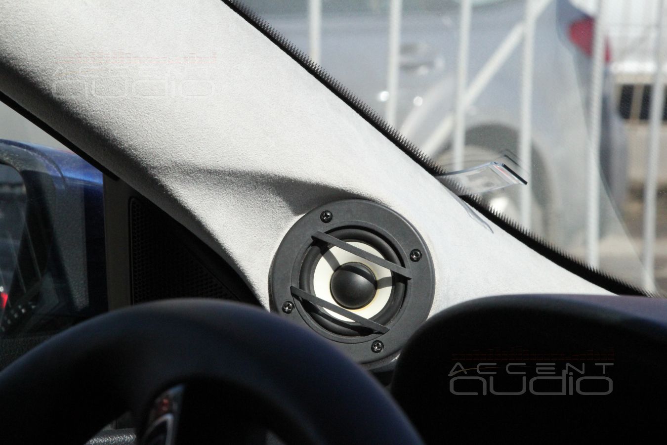 Подиумы под Bewith Reference R 50. Установка СЧ-ВЧ излучателей