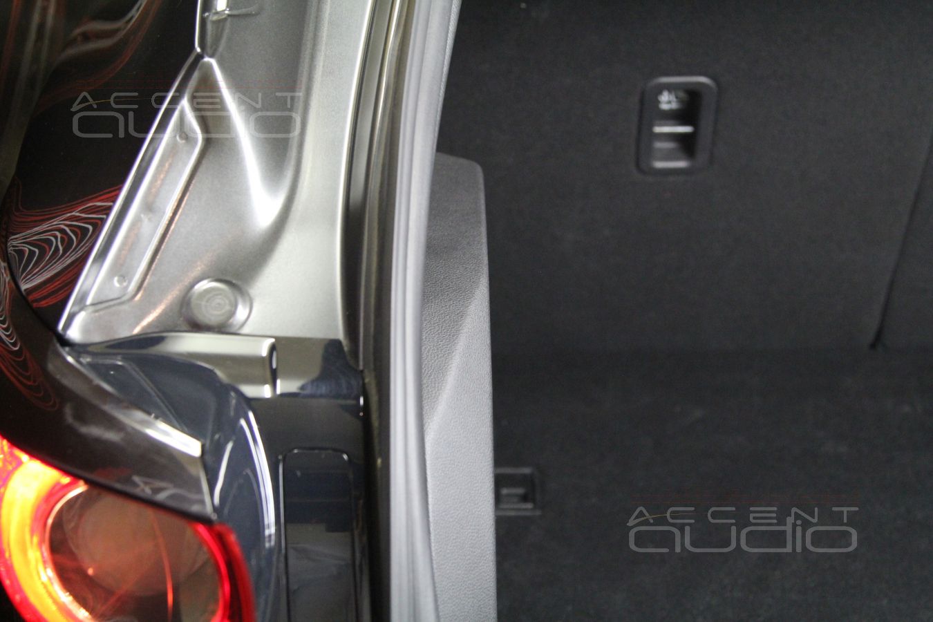 Новый встроенный сабвуфер – специально для Mazda CX 5 2019