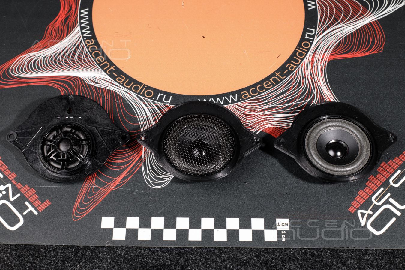 Широкополосники SOAudio штатно: замена пищалок в новой Audi Q5 ll