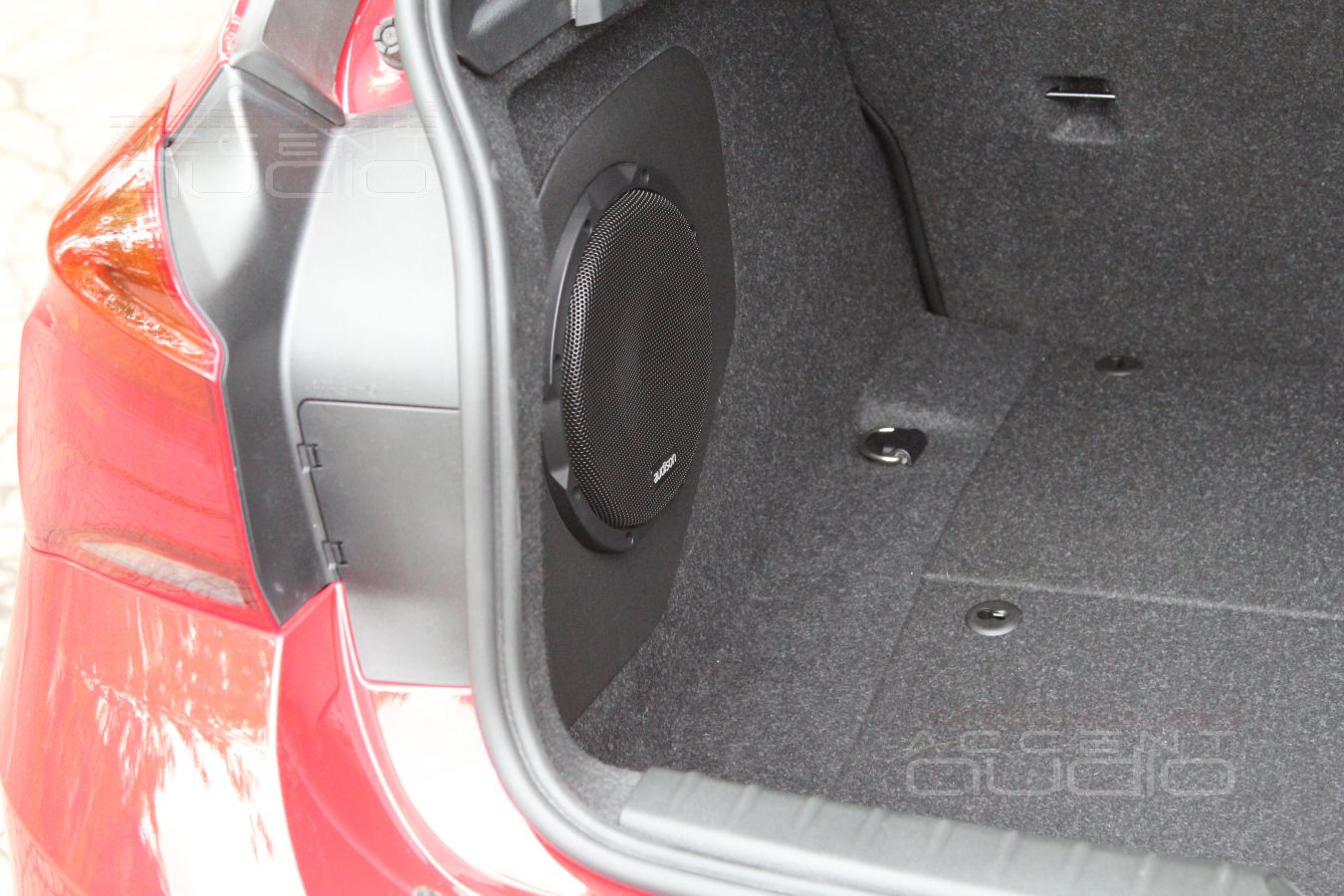 Маленькому сабвуферу – маленький, но качественный корпус: стелс для Audison Prima 8D