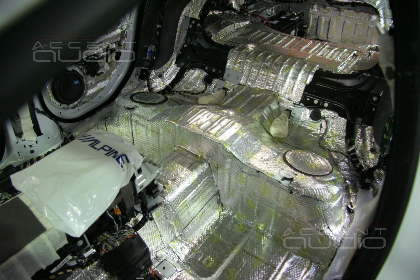 Виброизоляция кузова Jaguar XF