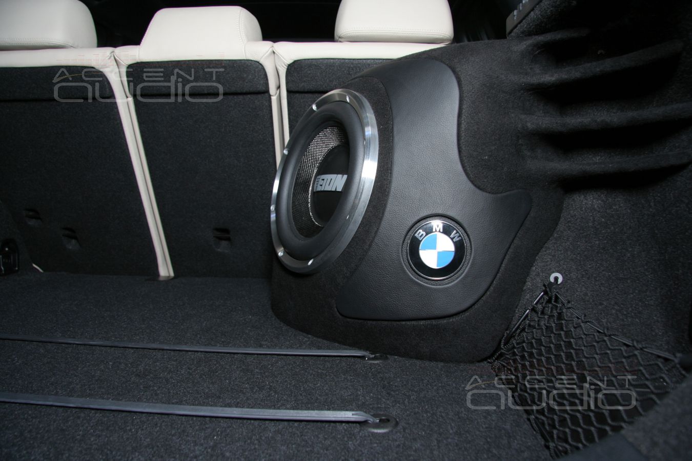 Съемный сабвуфер-стелс Eton для BMW X1