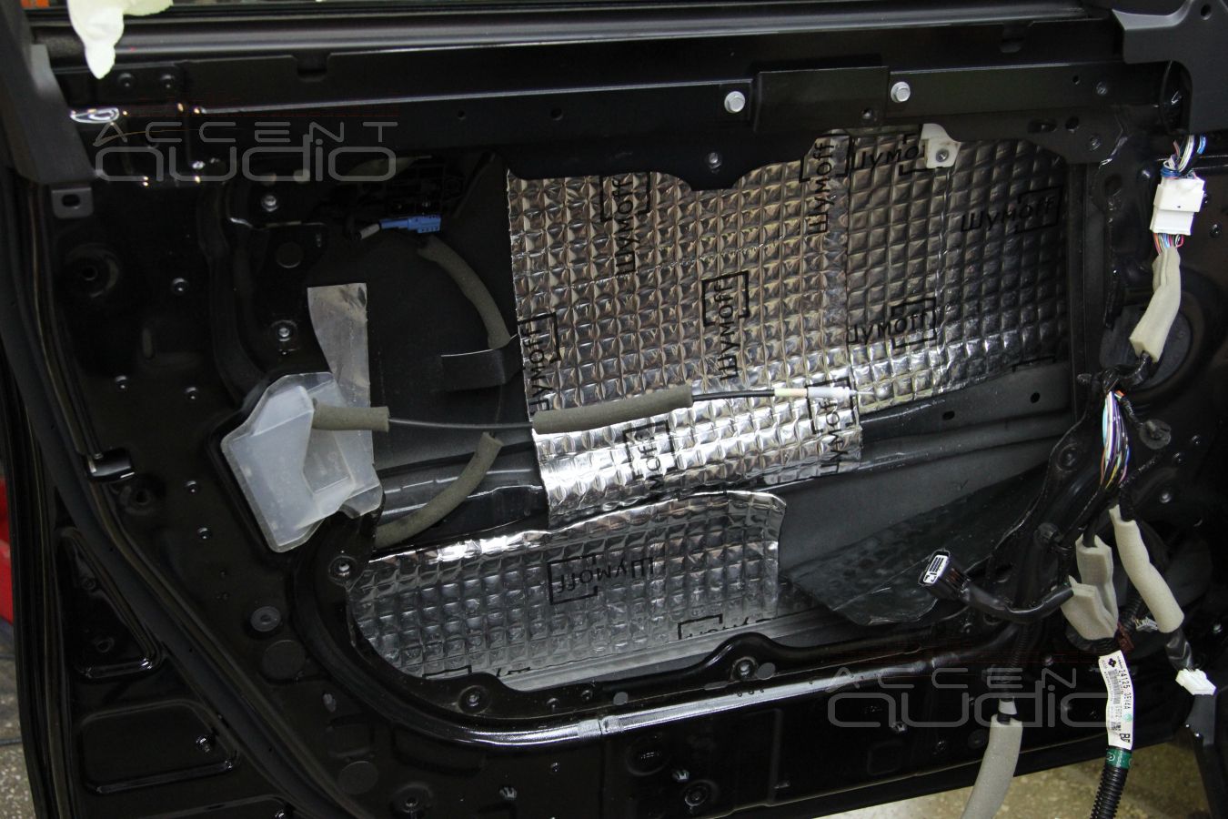 Мощный и красивый звук для Infiniti FX: дайте два !