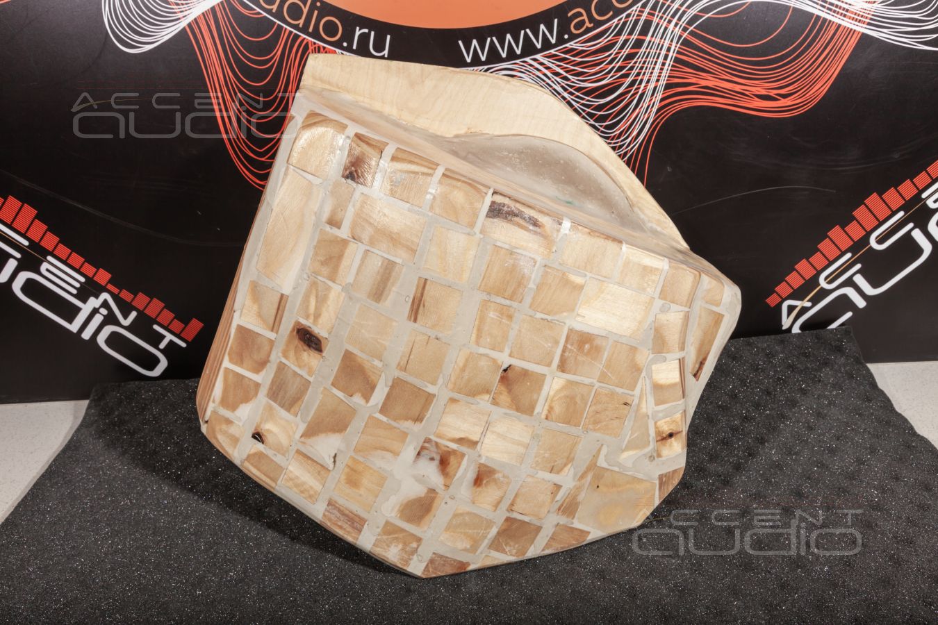 Новая форма для нового Mitsubishi Pajero Sport: интеграция сабвуфера Focal