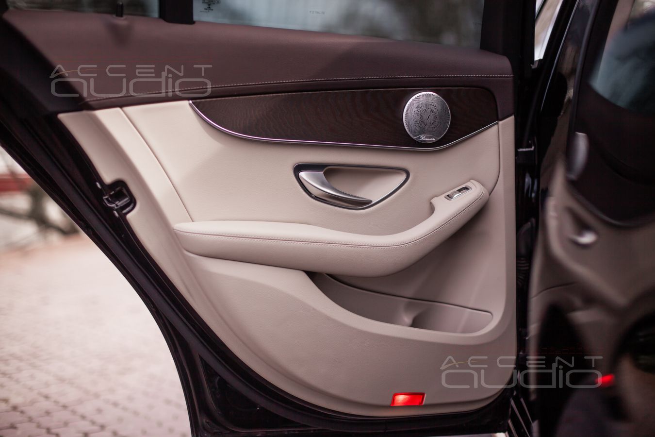 Теперь звук, теперь это действительно Mercedes-Benz !