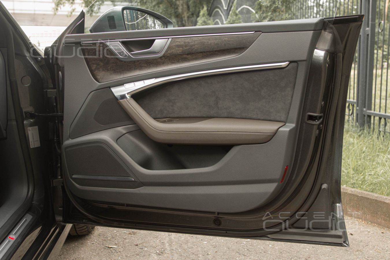 Играющие двери Audi A7 – реально и без сложностей