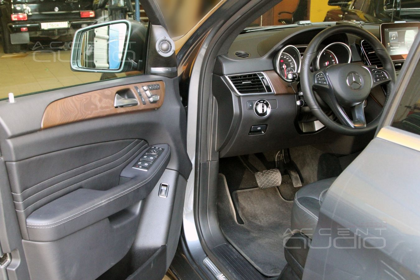 Mercedes-Benz GLE Coupe на компонентах ScanSpeak