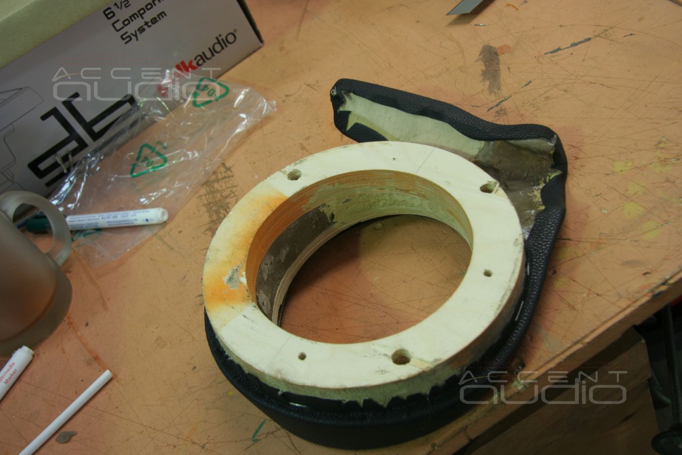 Мидбасы в двери BMW 118