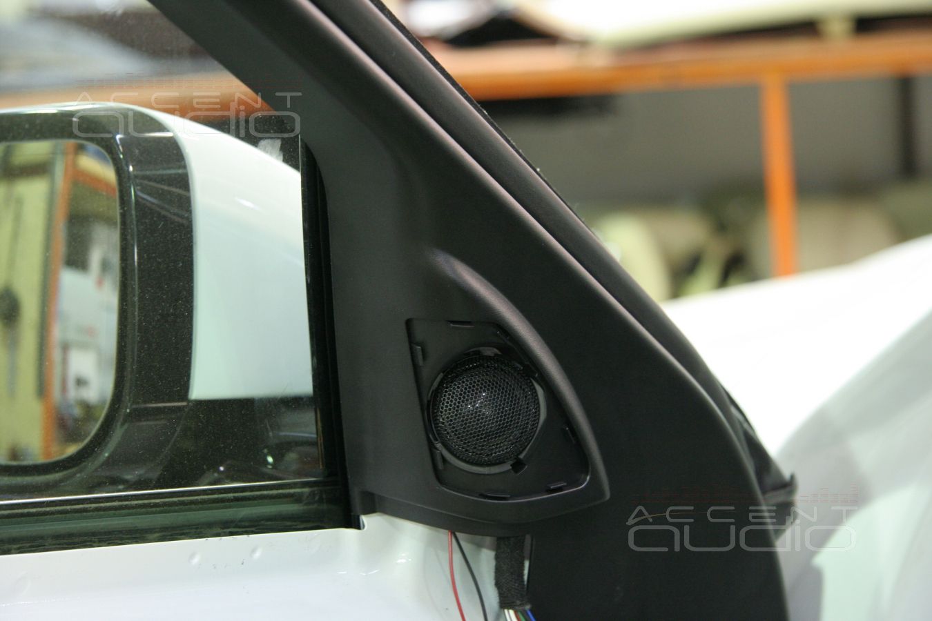 Установка акустики в Jaguar XF