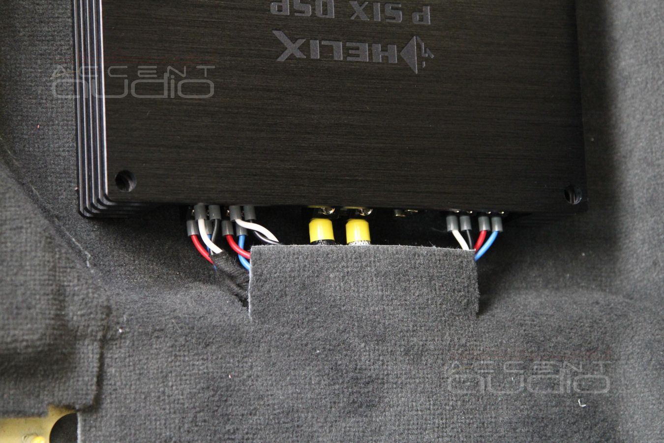 Установка усилителя Helix P SIX DSP MK2