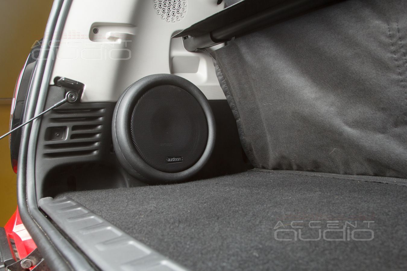 Лучший сабвуфер для Smart Fortwo