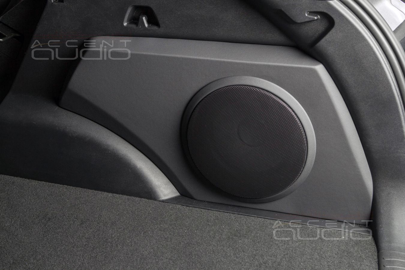 Update: аудиофильский сабвуфер с видимой частью - специально для Monjaro