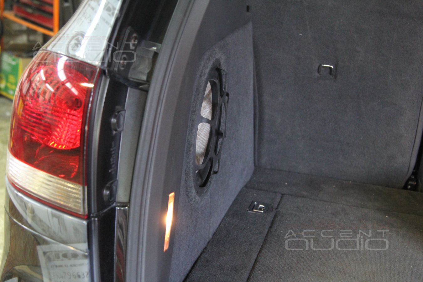 Touareg Update: Black Edition - очередная работа на машине с черным салоном