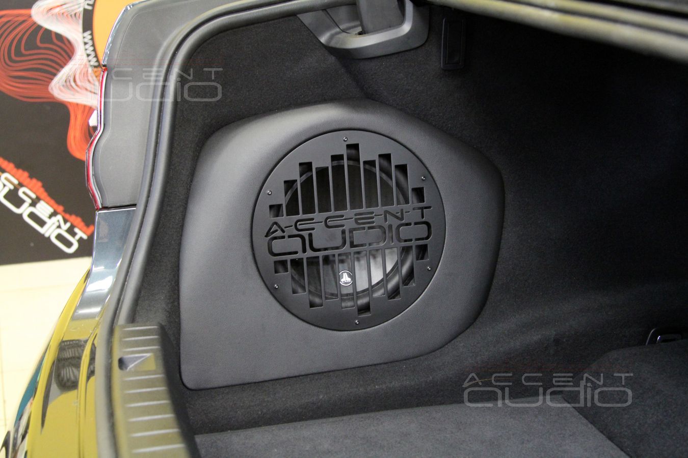 Сабвуфер стелс с головкой от JLAudio специально для BMW 730LD