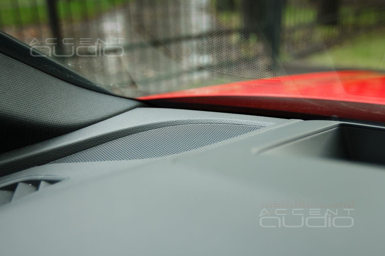 Среднечастотные динамики Blam LFR50 вместо штатных пищалок в Audi A4 Avant 2021