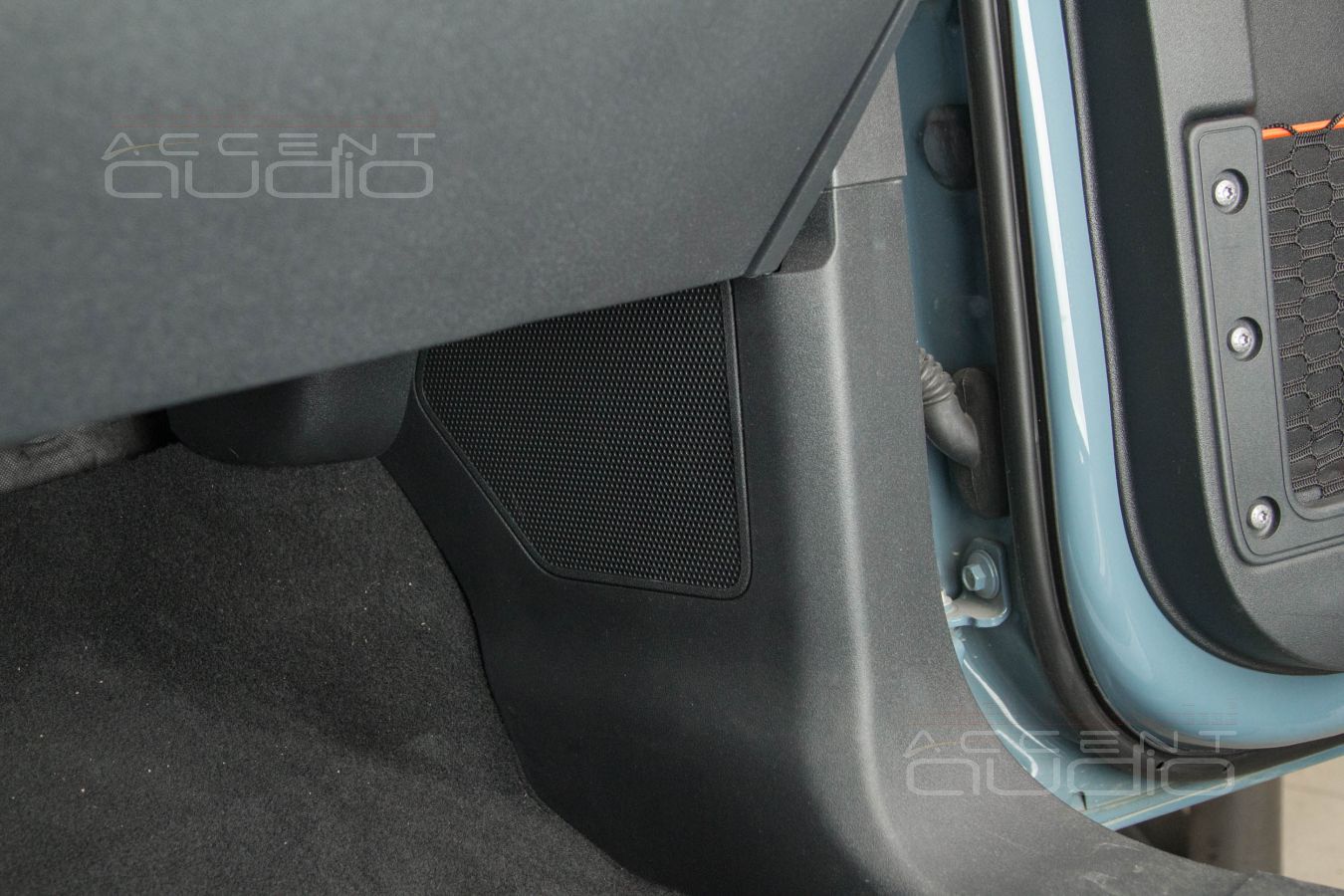 Мидбас SOAudio SO165\38 в Ford Bronco Raptor не в дверях, но штатно