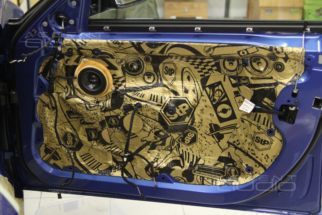 Установка среднечастотников E.O.S MD-75 в штатные места BMW F30