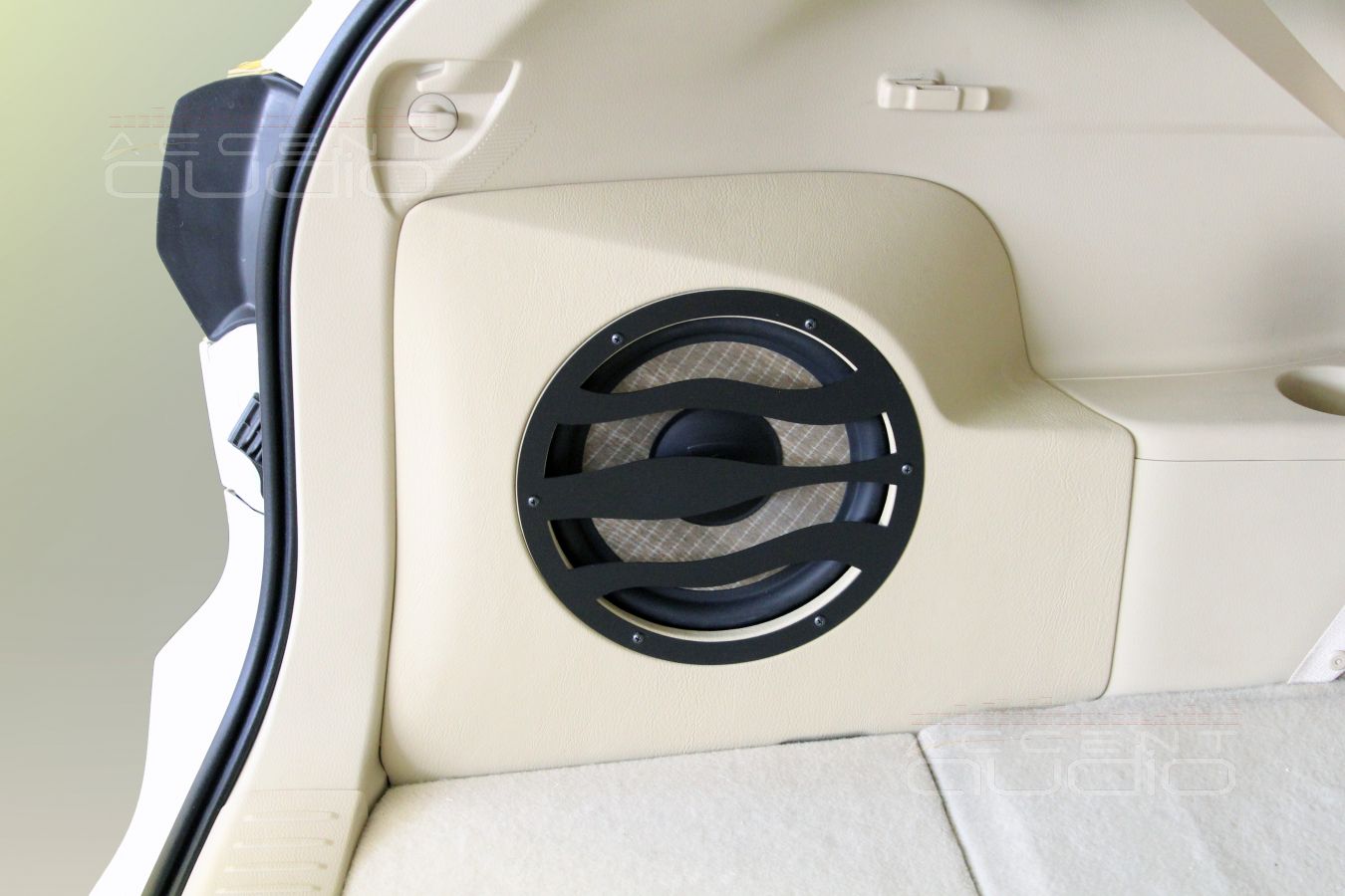 Установка сабвуфера Focal P25FS