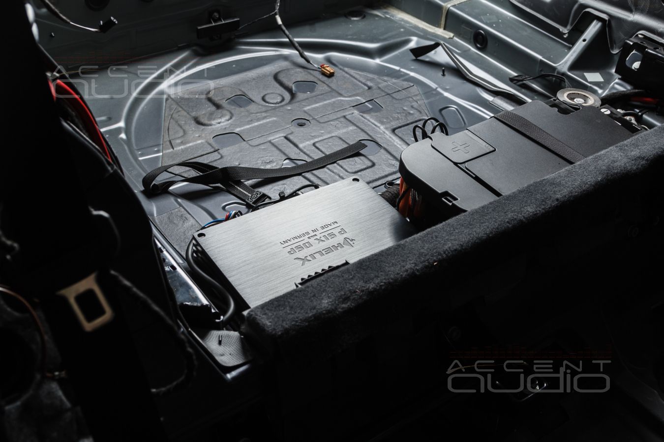 Один процессорный усилитель для всей системы и двух источников: снова Helix PSix