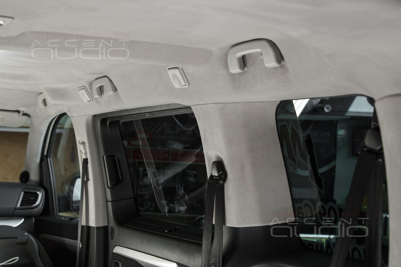 Новый дизайн потолка Opel Zafira и оригинальная подсветка