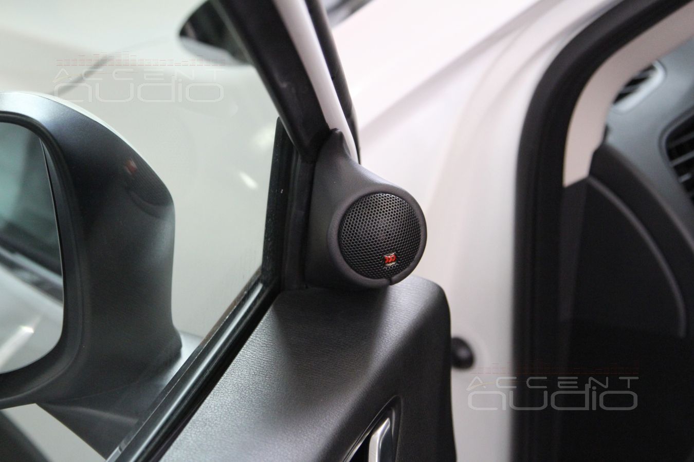 Подиумы под твитеры Mazda CX5