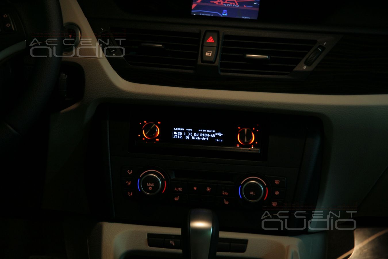 Новая магнитола Pioneer DEX-P99RS в BMW X1 штатно