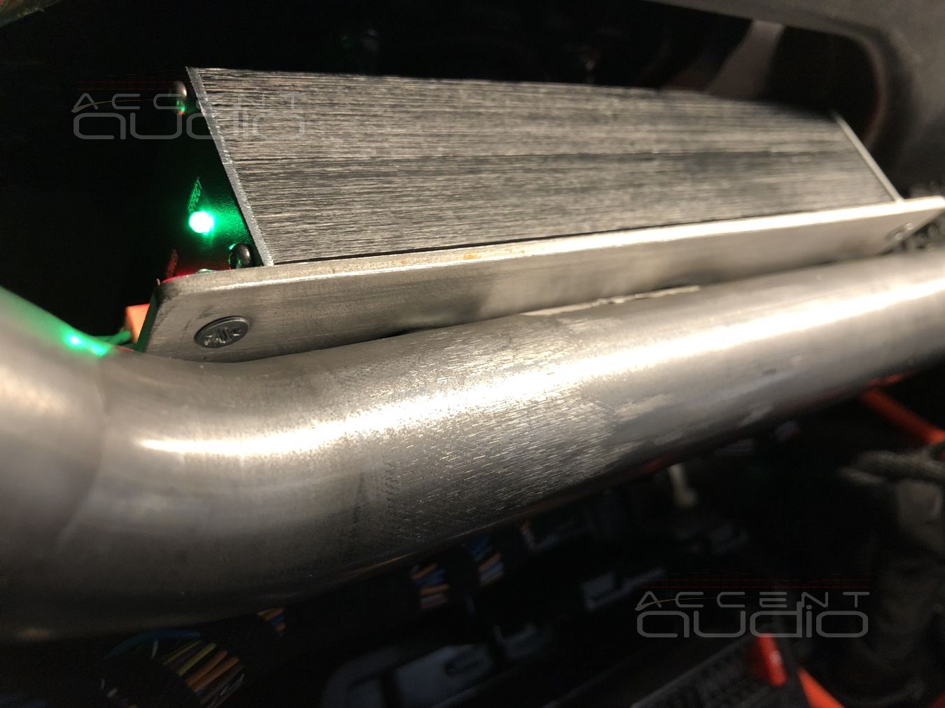 Установка процессорного усилителя BLAM RA-704 DSP PRO в BMW