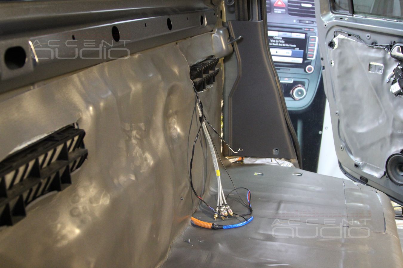 Шумоизоляция Volkswagen Amarok