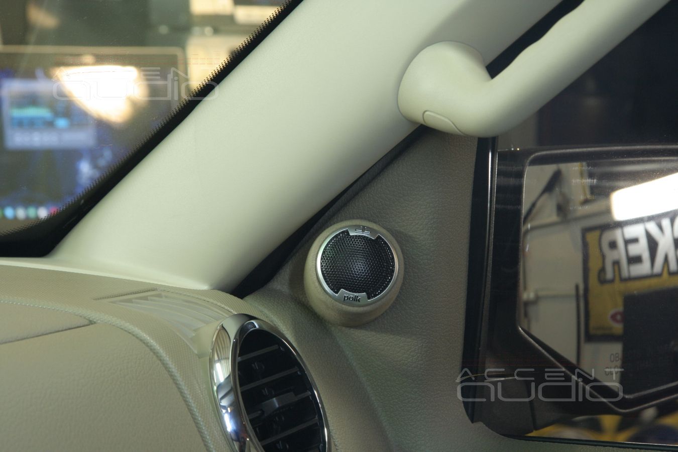 Установка акустики в стиле Ford Explorer