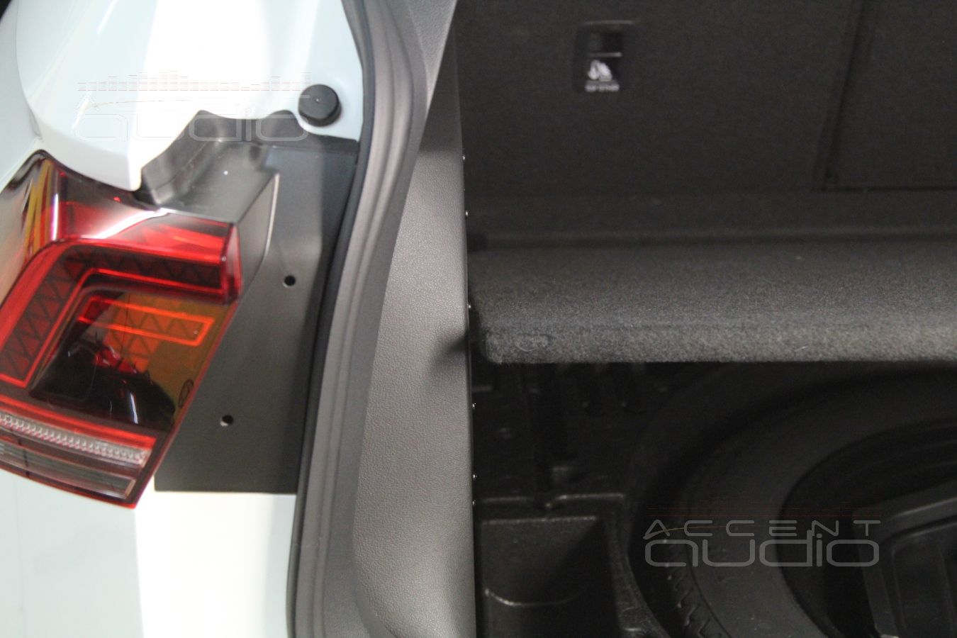 Сабвуфер стелс в новый Volkswagen Tiguan 2017