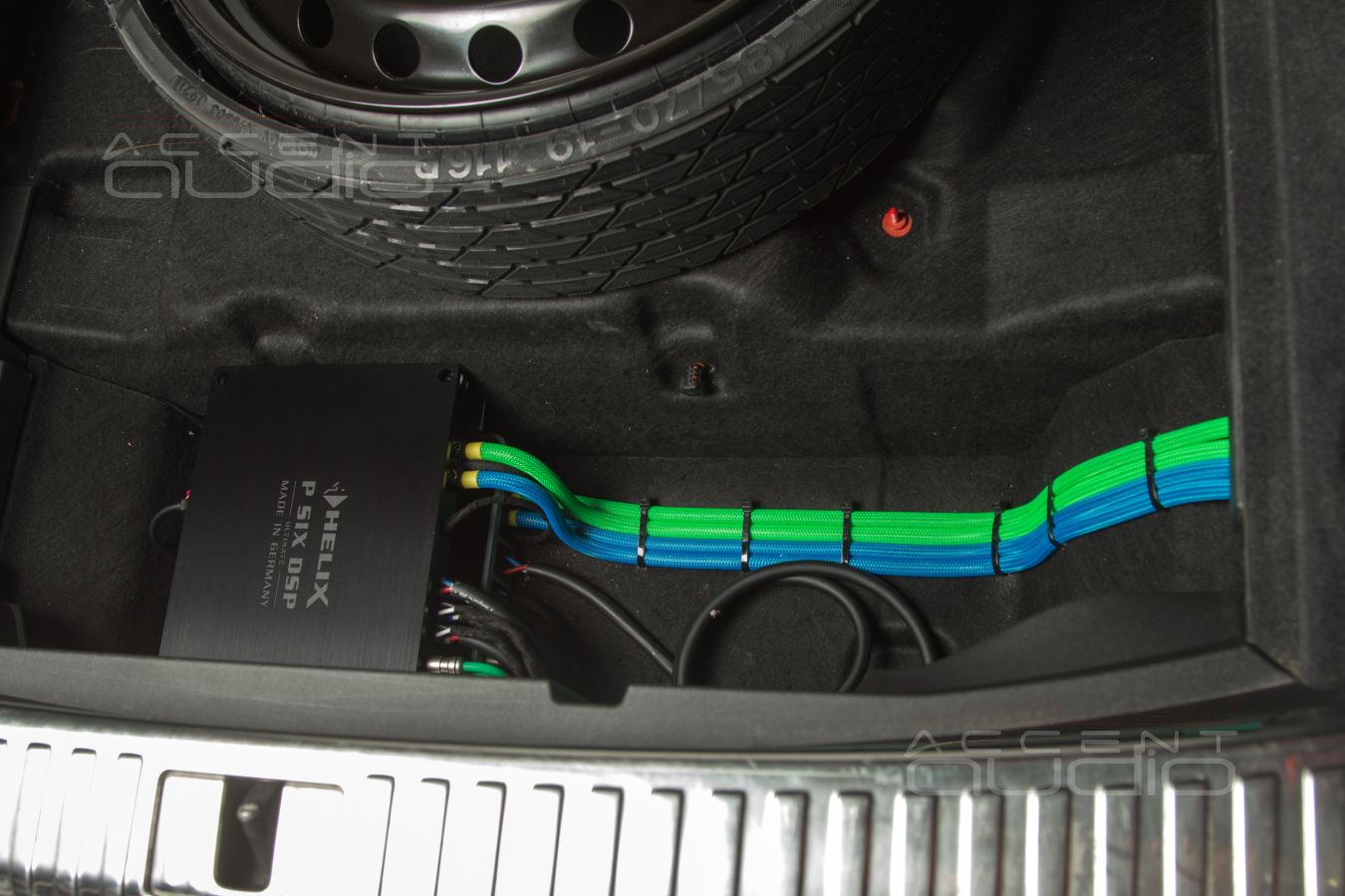 Усилители и сабвуфер – всё в одном подполье: интеграция компонентов в Audi E-Tron