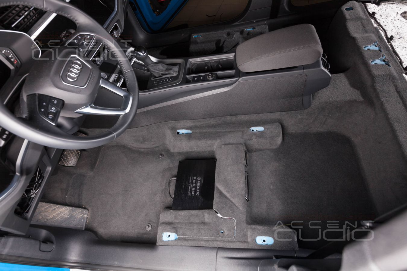 Установка усилителя Helix в новый Audi Q3