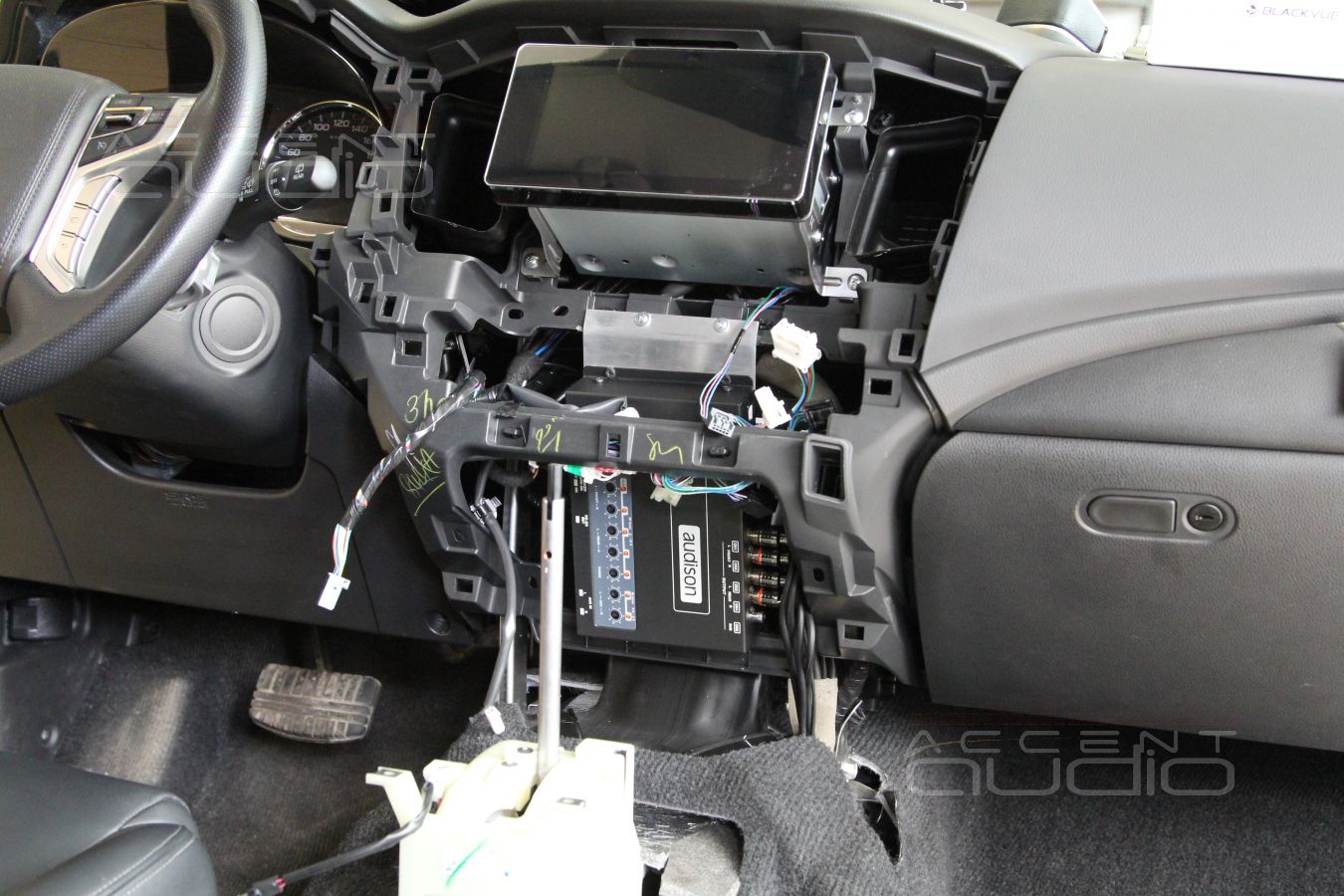 Установка аудиопроцессора Audison Bit Ten