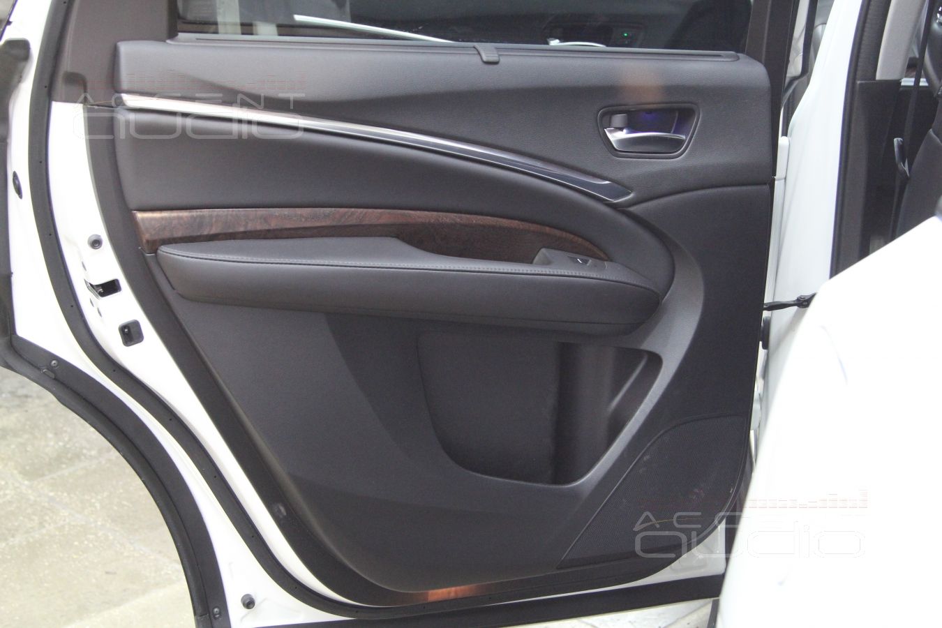 Аудиосистема премиум класса в новой Acura MDX