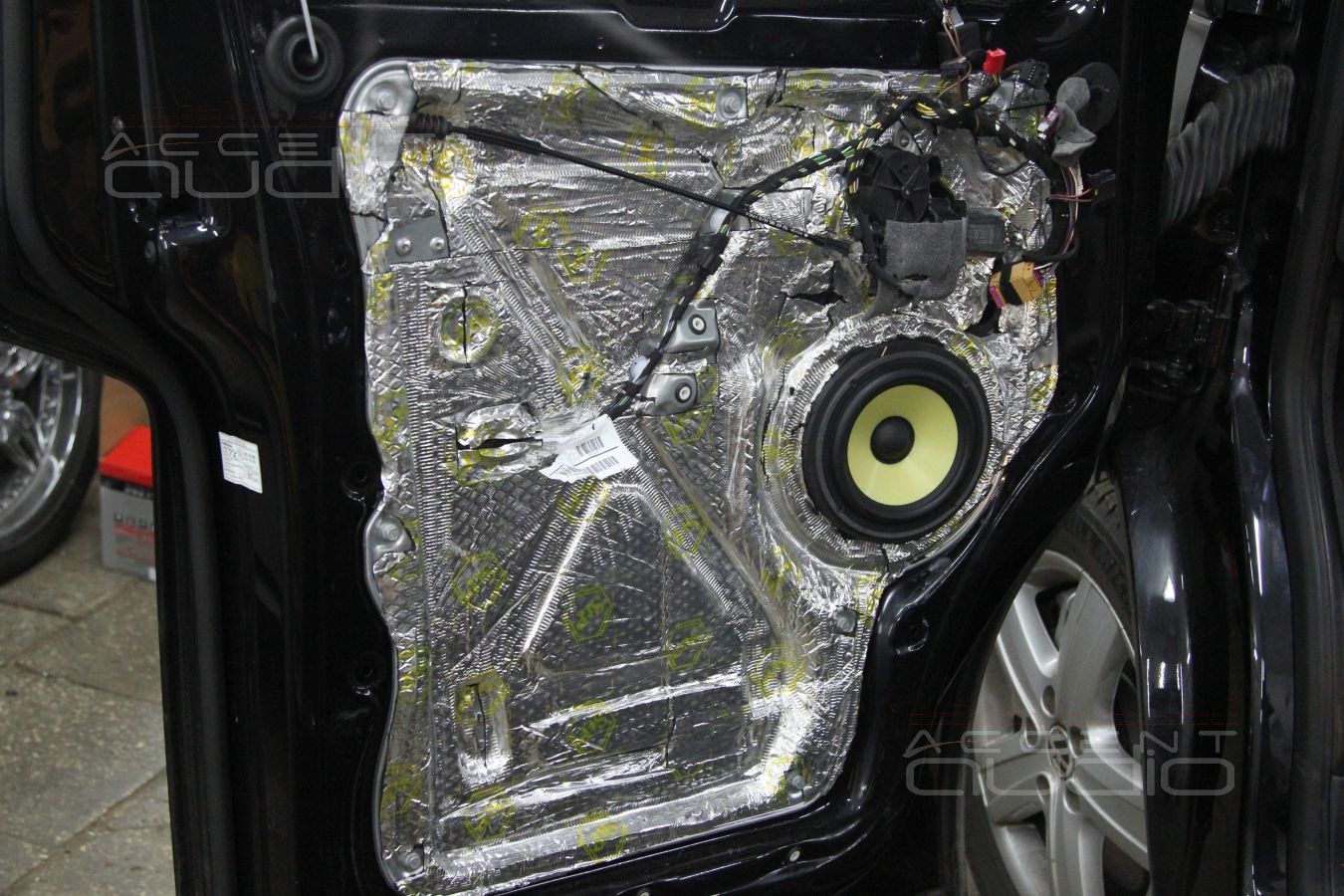 Установка акустики в Volkswagen Multivan