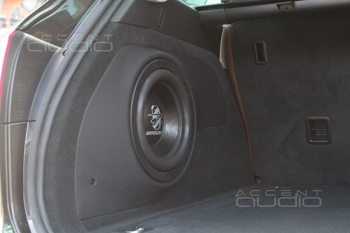 Touareg Update: Black Edition - очередная работа на машине с черным салоном