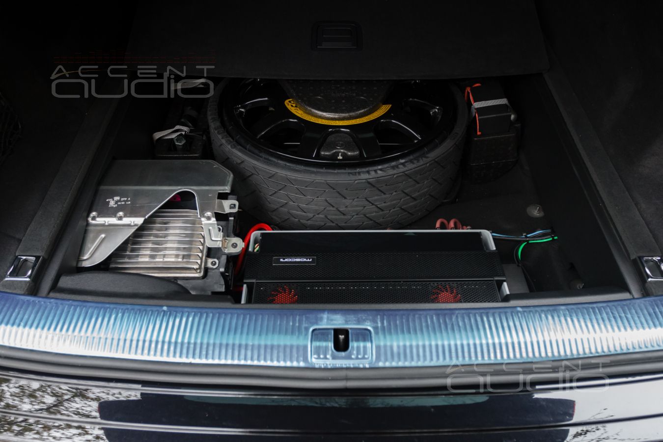 Установка усилителей и аудиопроцессора в Audi SQ7