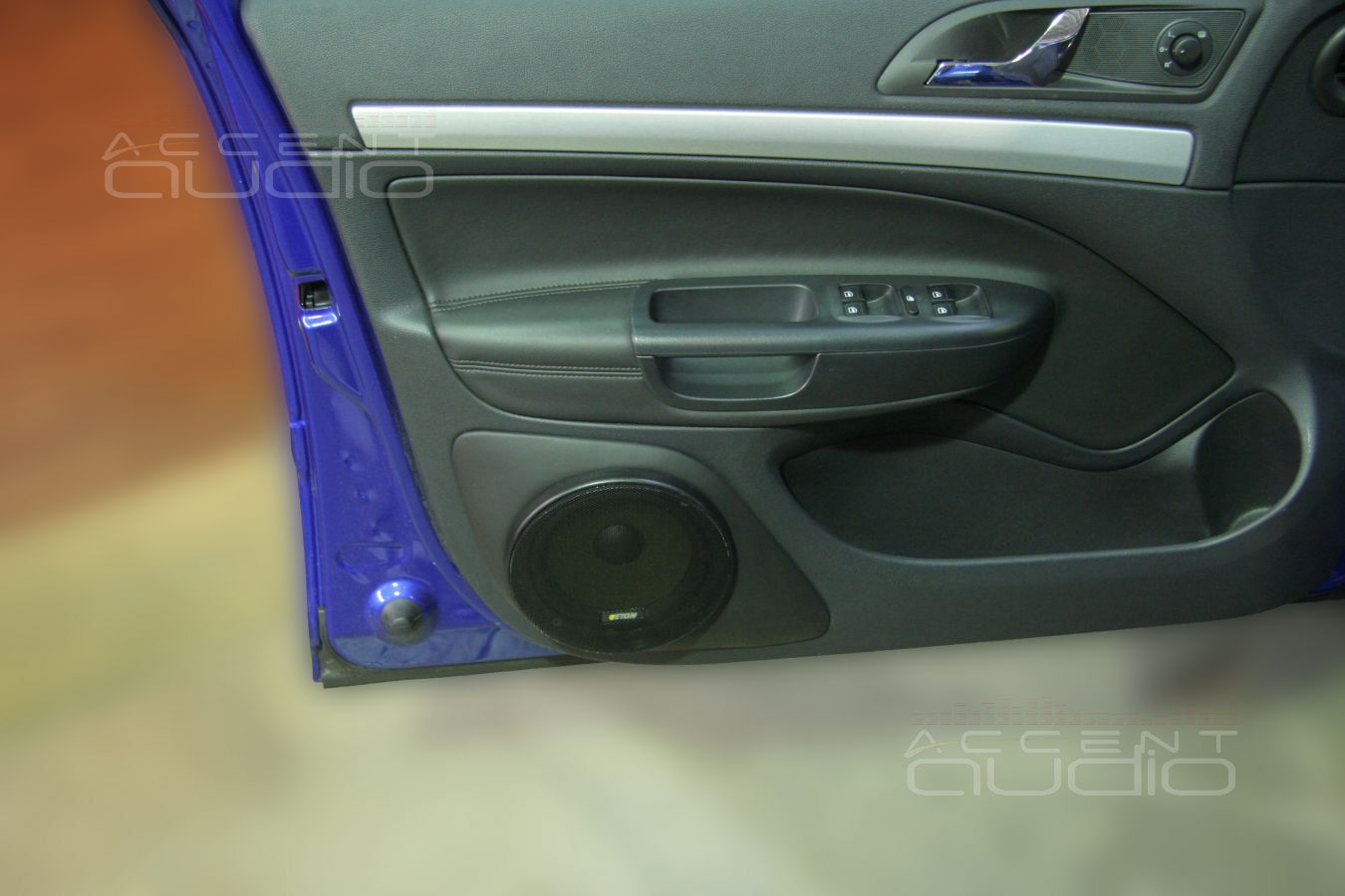 Установка мидбасов Eton A1 в SKODA Octavia RS
