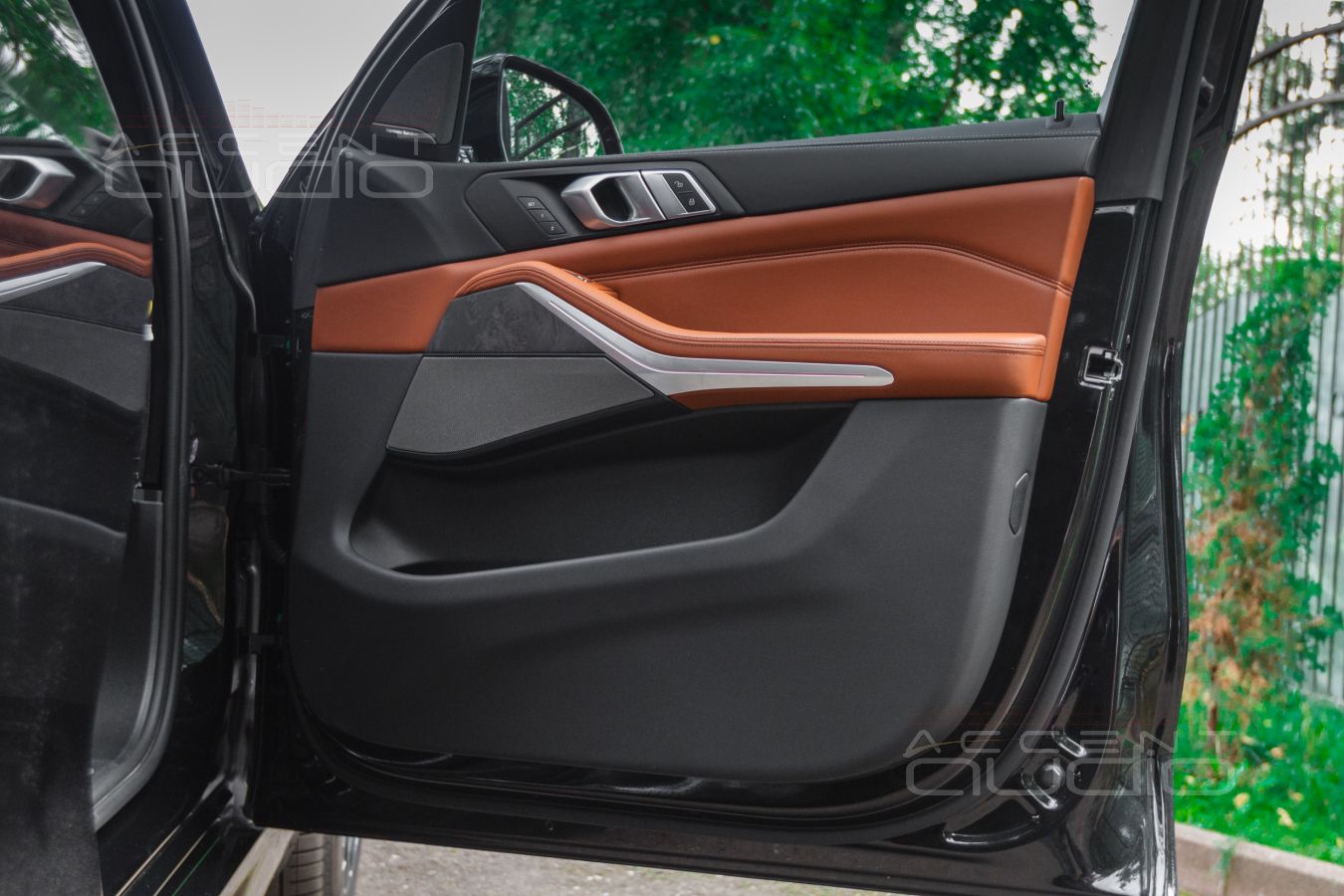 BLAM Signature S 100N24P и Focal IS BMW100 штатно в BMW X5