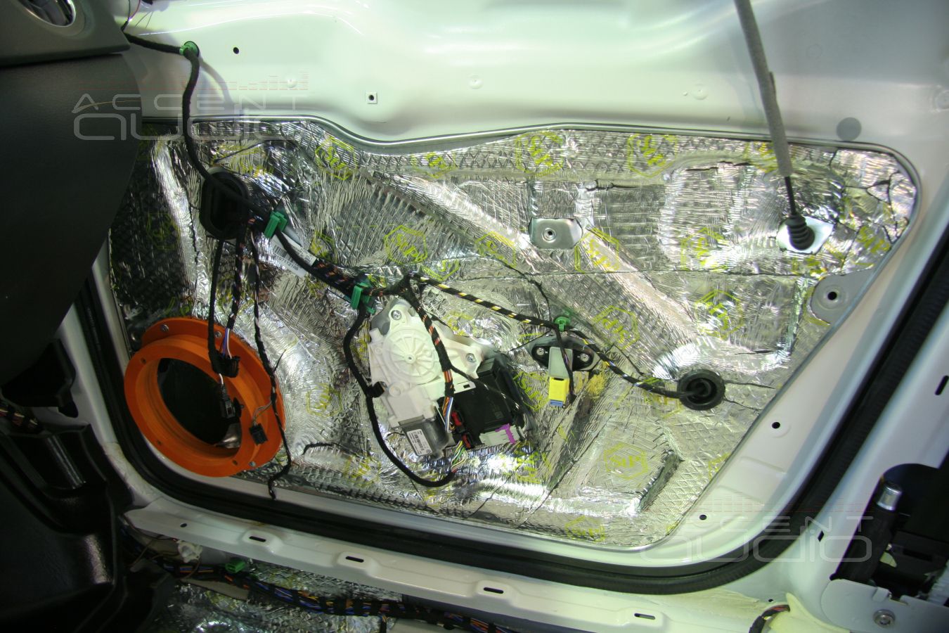 Полная шумоизоляция Volkswagen Tiguan