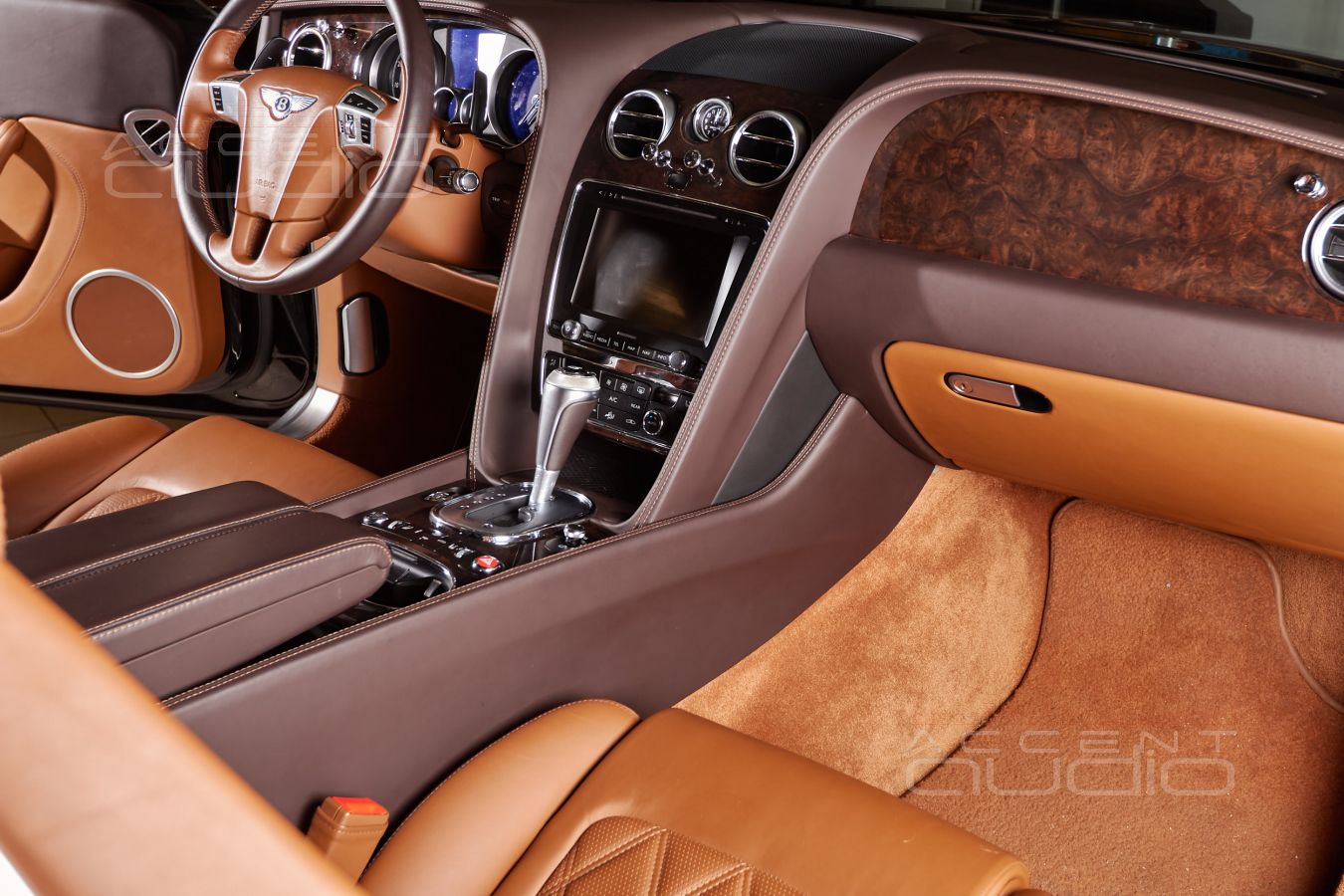 Как звучит новая аудиосистема в Bentley и почему заказчик выбрал двухполосный вариант ?