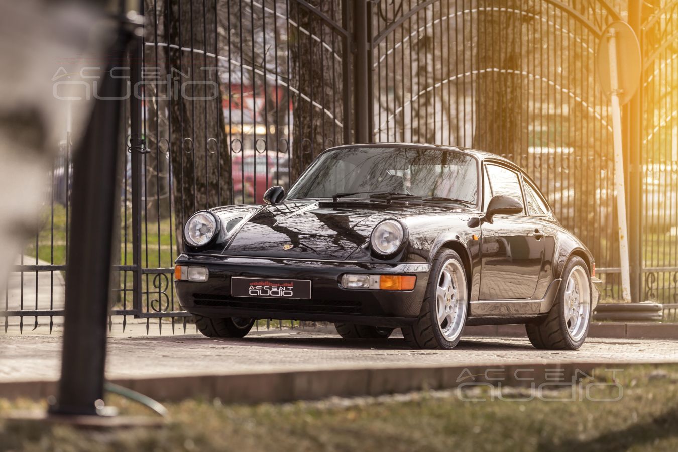 Комплект из двух подиумов для установки 165 мм мидбасовых излучателей в Porsche Carrera2 19XX-19XX.